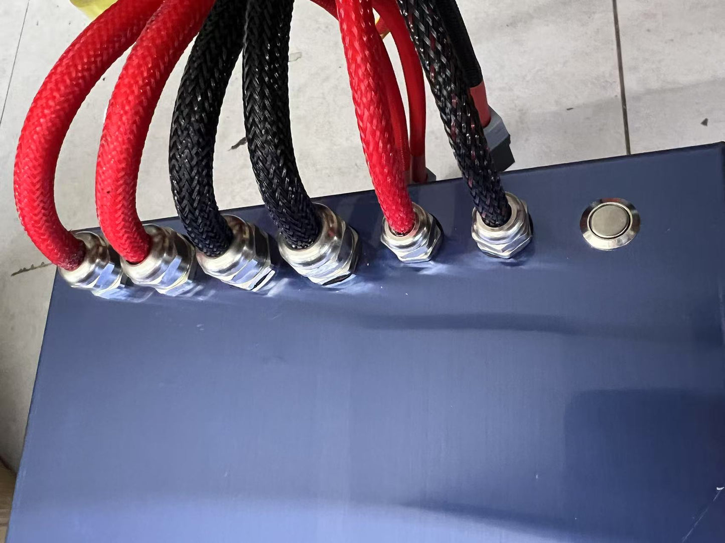 96v100ah - 1050amps peak BMS - 1800amps peak bypass